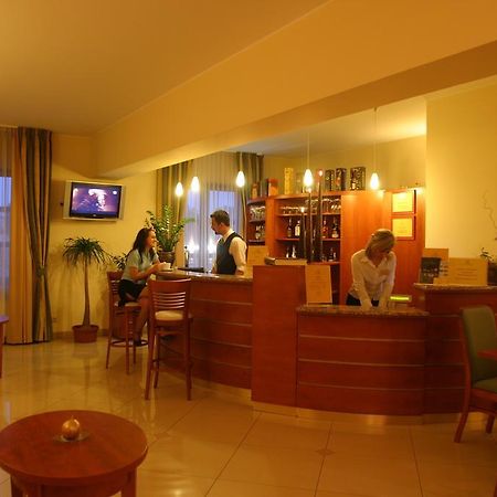Hotel Abrava Drawsko Pomorskie Ngoại thất bức ảnh